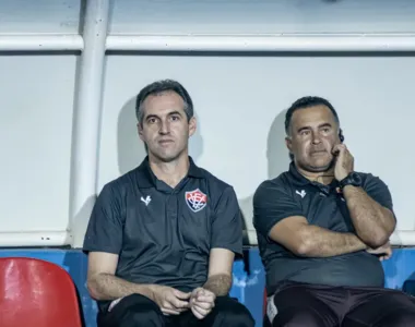 Léo Condé no jogo do Vitória contra o Londrina