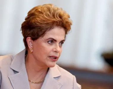 PT quer "reparação histórica" a Dilma Rousseff