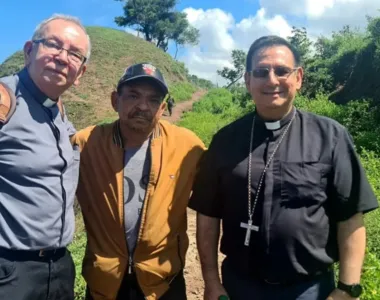 Pai de Luis Díaz foi recebido pela Igreja Católica após ser libertado