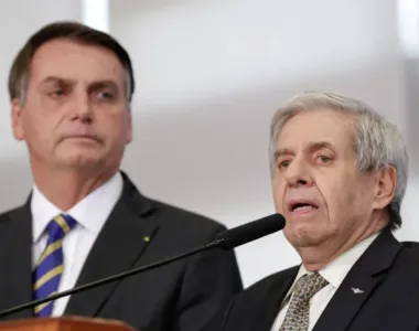 Ex-presidente teria participado de reunião com teor golpista