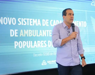 Prefeito Bruno Reis durante coletiva de imprensa