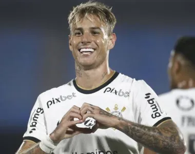 O Corinthians tem 40% dos direitos econômicos do atleta
