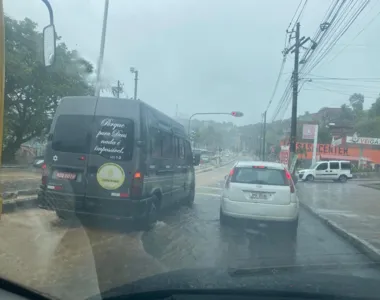Salvador amanheceu com chuva nesta terça (7)