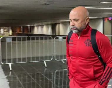 Jorge Sampaoli no desembarque do Flamengo após o jogo contra o Atlético-MG