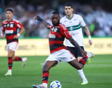 A equipe carioca aplicou, de virada, um placar de 3 a 1, no Coritiba, dentro do Couto Pereira