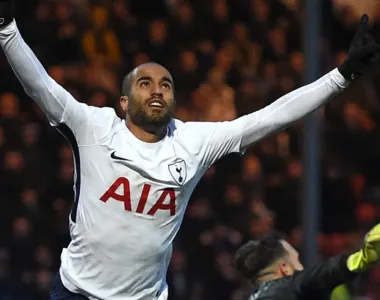 Lucas Moura retorna ao São Paulo após 11 anos na Europa