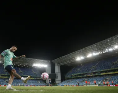 Neymar em treino da Seleção Brasileira