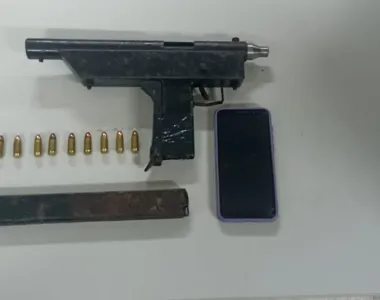 Criminoso possui passagem por tráfico de drogas e porte ilegal de arma de fogo