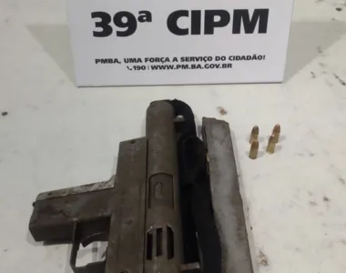 Suspeitos que estavam no local fugiram e abandonaram a arma