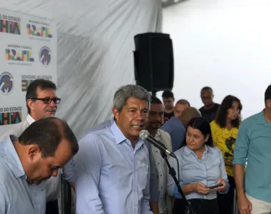 Jerônimo Rodrigues durante agenda com o ministro-chefe da Casa Civil, Rui Costa