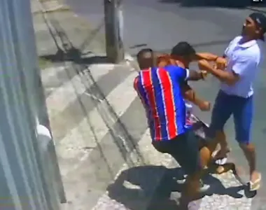 Torcedor foi arrastado de dentro de condomínio e agredido