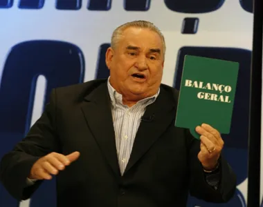 Varela apresentava o Balanço Geral, da Record