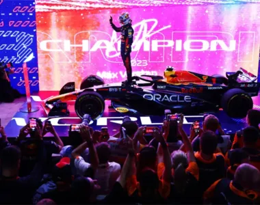 Verstappen conquista tricampeonato mundial da Fórmula 1, com