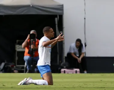 Gilberto foi autor de um golaço contra o Goiás