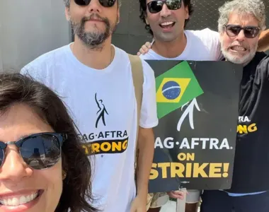 Ator foi visto usando camisa da SAG-Aftra, sindicato dos atores e radialistas dos EUA