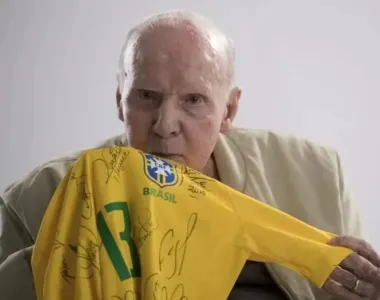 Único tetracampeão mundial da história do futebol está com 92 anos