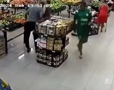 Agressor perseguiu o idoso até o supermercado
