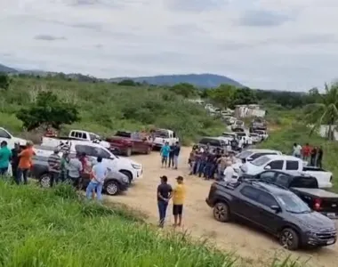 Sem aguardar decisão judicial, fazendeiros e comerciantes cercaram a região