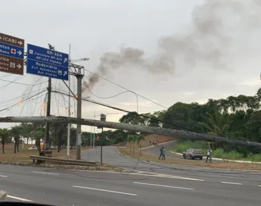 O acidente aconteceu na subida para o Centro Administrativo da Bahia (CAB)