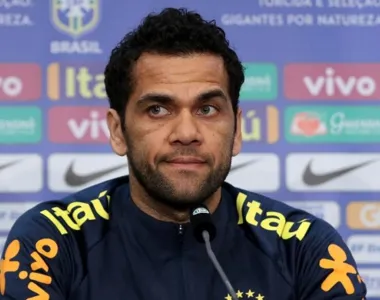 Daniel Alves está sendo acusado de estupro