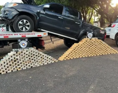 Droga apreendida com a dupla