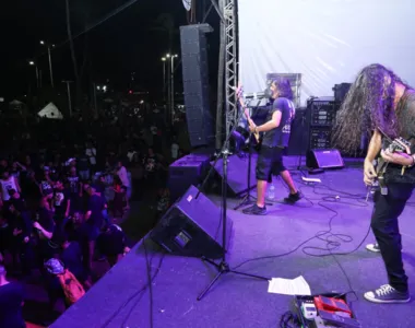 Alkymenia é formada pelos irmãos Denis, Lalo e Sandro