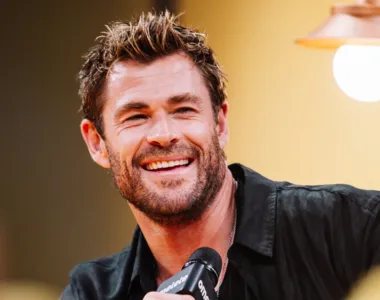 Chris Hemsworth afirma que viverá Thor até ser 'expulso