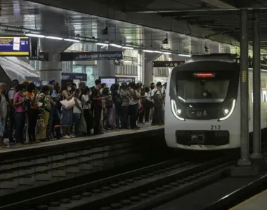 Trens voltaram a circular normalmente