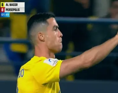 Português Cristiano Ronaldo atuou no empate entre Al-Nassr e Persepolis