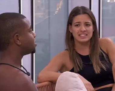 Davi e Beatriz discutem a relação no BBB 24 e baiano dispara: 'Até o campeão vai passar pela porta'