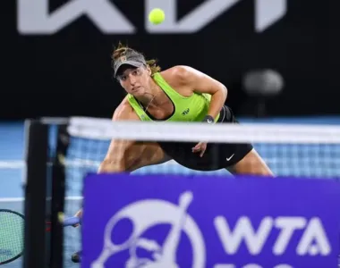 Luísa Stefani avançou nas duplas