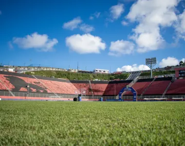 Barradão está com gramado novo para sediar jogos do Vitória