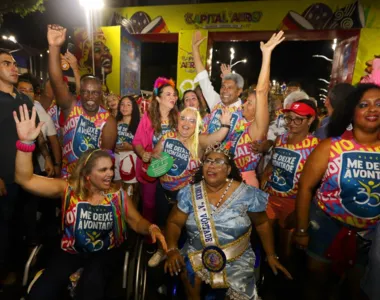 Governador Jerônimo Rodrigues foi ao desfile