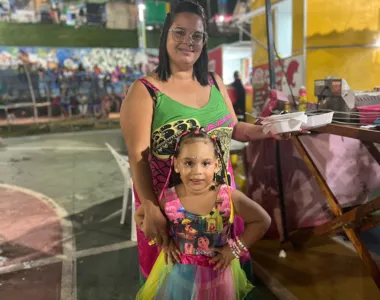 Ana Carolina e a fillha Eloá Valentina