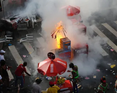 Carrinho de ambulante dicou destruído