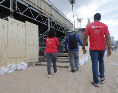 Ministério Público realiza vistoria em passarela para ambulantes na Barra