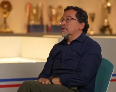 Raul Aguirre durante entrevista no canal do Bahia no YouTube