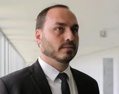 A cena divulgada por Carlos viralizou entre apoiadores de Bolsonaro