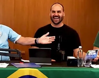 PF encontrou novo paradeiro de Carlos Bolsonaro por causa de live