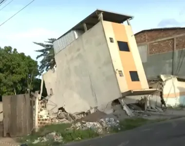 Nove pessoas, sendo três famílias, moravam no imóvel até o final de janeiro