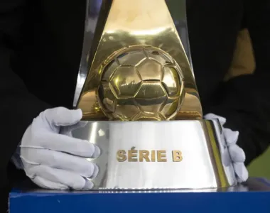 Troféu deste ano ficou com o Vitória, que subiu com Juventude, Criciúma e Atlético-GO