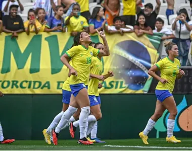 Resultado deixa o novato Arthur Elias - substituto da sueca Pia Sundhage -, com dois triunfos e uma derrota