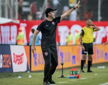 Léo Condé na partida contra o Bahia de Feira