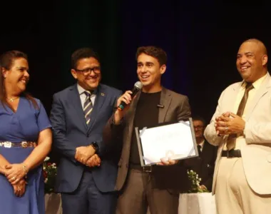 Deputado federal Nikolas Ferreira (PL-MG) recebeu o título de cidadão camaçariense na última sexta-feira (8)