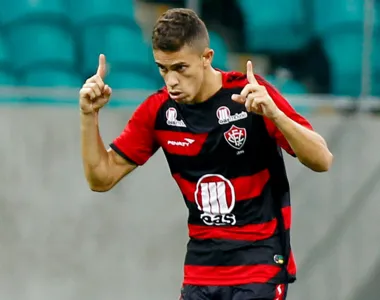 Gabriel Paulista deixou o Vitória em 2013