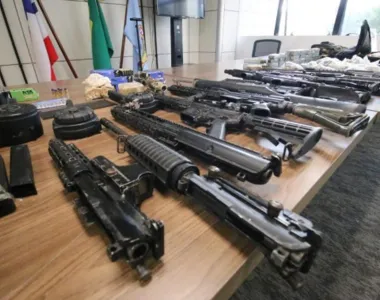 Ao longo de 2023,  as forças de segurança apreenderam 9.935 armas ilegais
