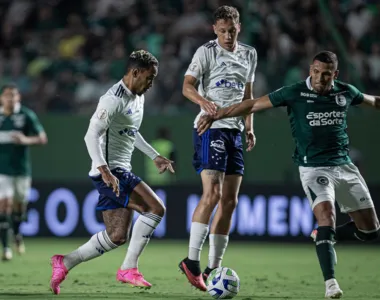 Cruzeiro e Goiás se enfrentaram no Estádio da Serrinha, em Goiânia