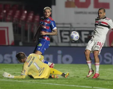A sentença de condenação do lateral Daniel Alves saiu nesta quinta-feira (22)