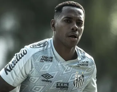 Robinho defendeu o Santos em boa parte da carreira