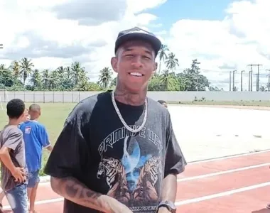 Talisca visitou colégio no Aviário